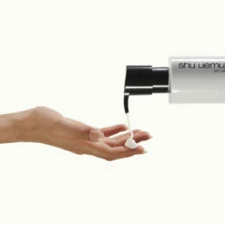 Shu Uemura Izumi Tonic Conditioner 250ml - Après-shampooing Fortifiant Pour Cheveux Cassants 4 Shu Uemura Izumi Tonic Conditioner 250ml - Après-shampooing Fortifiant Pour Cheveux Cassants -Olaplex Shop A HG044436 4 500x500 1