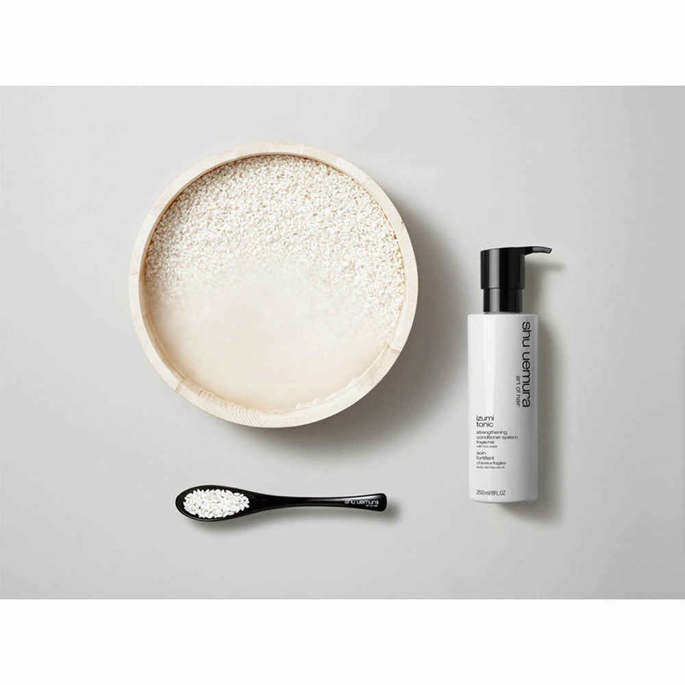 Shu Uemura Izumi Tonic Conditioner 250ml - après-shampooing fortifiant pour cheveux cassants Shu Uemura Izumi Tonic Conditioner 250ml - Après-shampooing Fortifiant Pour Cheveux Cassants -Olaplex Shop A HG044436 6 500x500 1